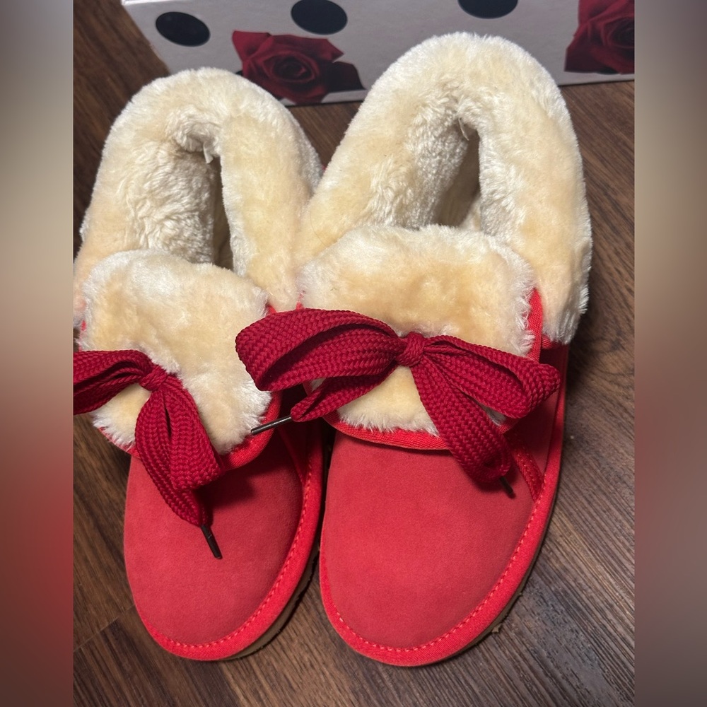 Cozy Red Women's Shoes with Faux Fur Lining